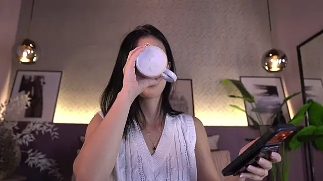 ElleDiane online show from 05-07-26, 09:40