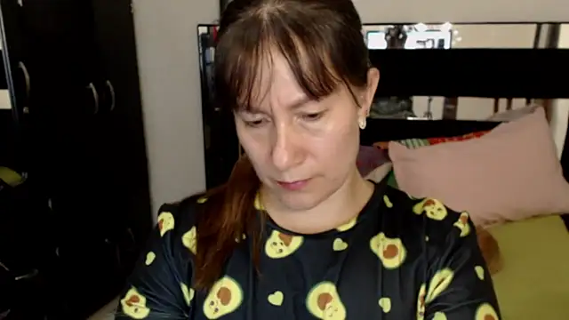 Snapshot of CATRINA-83 chatting on 02-05-26, 08:04 CATRINA-83 online show from 02-05-26, 08:04