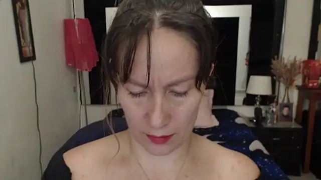 Snapshot of CATRINA-83 chatting on 10-18-25, 02:35 CATRINA-83 online show from 10-18-25, 02:35