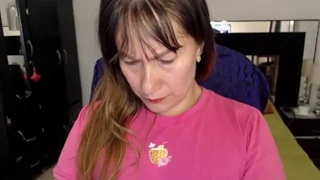 Snapshot of CATRINA-83 chatting on 02-08-26, 01:03 CATRINA-83 online show from 02-08-26, 01:03