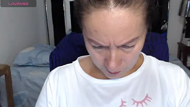 Snapshot of CATRINA-83 chatting on 07-04-26, 02:32 CATRINA-83 online show from 07-04-26, 02:32
