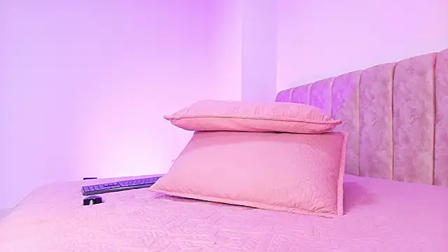 arl chloee online show from 02-18-26, 03:04