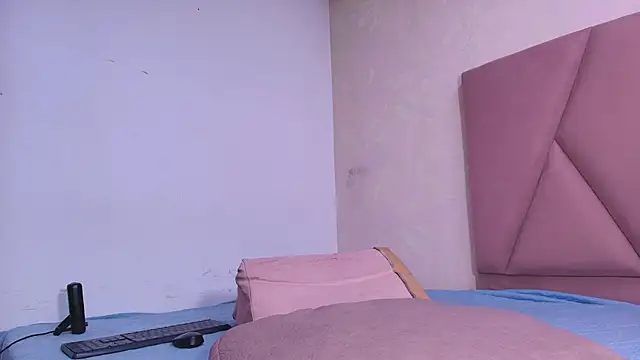 arl chloee online show from 10-25-25, 03:06