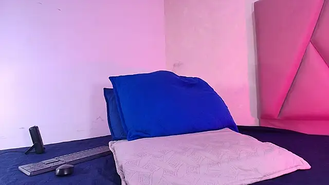 Snapshot of arl_chloee chatting on 09-20-25, 03:11 arl chloee online show from 09-20-25, 03:11