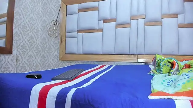 arl chloee online show from 11-08-25, 03:10