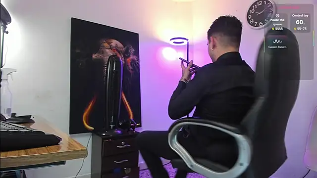 Nicolas Fellener online show from 11-23-25, 04:00