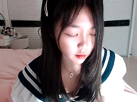 Snapshot of -Lucky_Girl chatting on 03-15-25, 03:06 -Lucky Girl online show from 03-15-25, 03:06