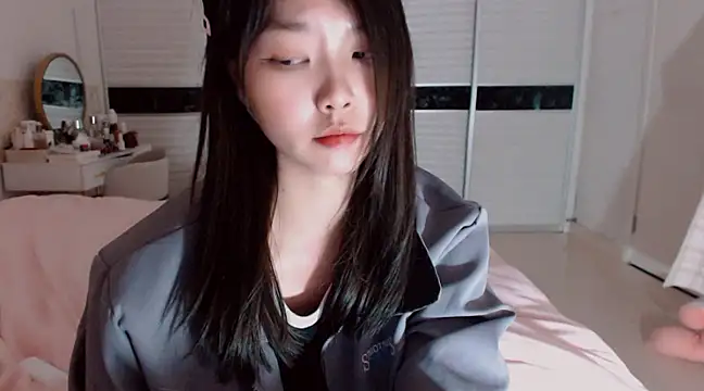 Snapshot of -Lucky_Girl chatting on 02-19-25, 02:55 -Lucky Girl online show from 02-19-25, 02:55