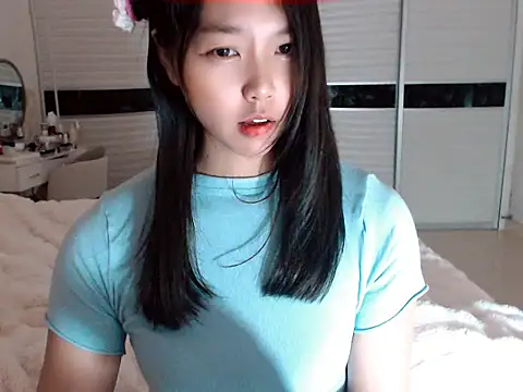 Snapshot of -Lucky_Girl chatting on 03-02-25, 04:07 -Lucky Girl online show from 03-02-25, 04:07