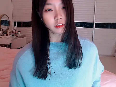 Snapshot of -Lucky_Girl chatting on 02-26-25, 05:24 -Lucky Girl online show from 02-26-25, 05:24