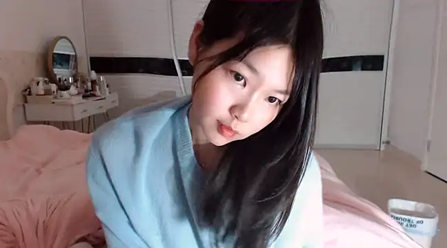 Snapshot of -Lucky_Girl chatting on 02-21-25, 02:38 -Lucky Girl online show from 02-21-25, 02:38