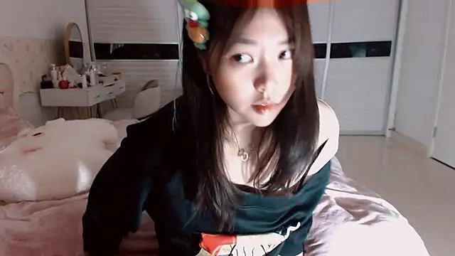 -Lucky Girl online show from 03-17-26, 02:03