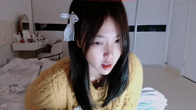 Snapshot of -Lucky_Girl chatting on 10-12-25, 03:08 -Lucky Girl online show from 10-12-25, 03:08
