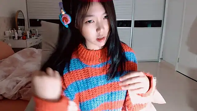 -Lucky Girl online show from 12-03-25, 12:37