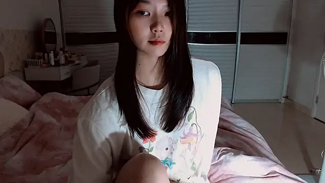 -Lucky Girl online show from 05-14-26, 02:25