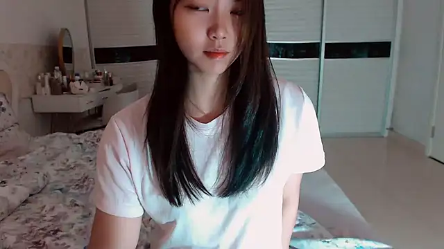 Snapshot of -Lucky_Girl chatting on 07-05-26, 02:16 -Lucky Girl online show from 07-05-26, 02:16