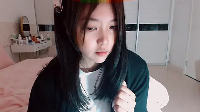 Snapshot of -Lucky_Girl chatting on 10-26-25, 02:23 -Lucky Girl online show from 10-26-25, 02:23