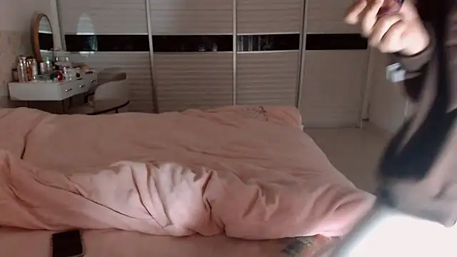 -Lucky Girl online show from 02-15-26, 12:55