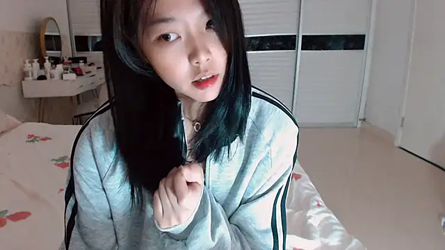 Snapshot of -Lucky_Girl chatting on 09-09-25, 01:16 -Lucky Girl online show from 09-09-25, 01:16