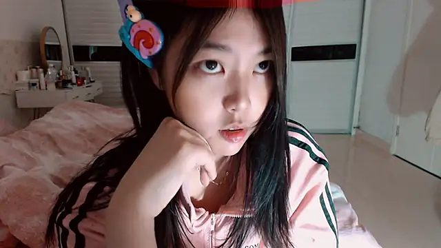 -Lucky Girl online show from 12-04-25, 02:54