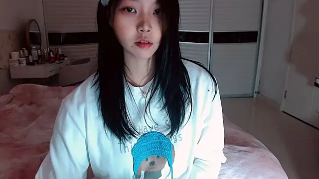 -Lucky Girl online show from 12-14-25, 02:40