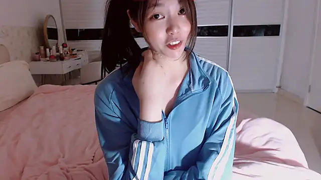-Lucky Girl online show from 05-04-26, 02:31