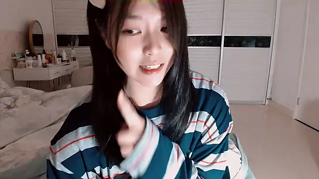 -Lucky Girl online show from 10-27-25, 02:40