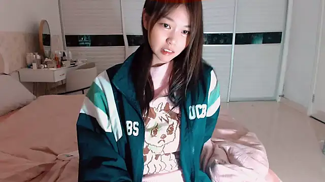 Snapshot of -Lucky_Girl chatting on 06-07-26, 01:55 -Lucky Girl online show from 06-07-26, 01:55