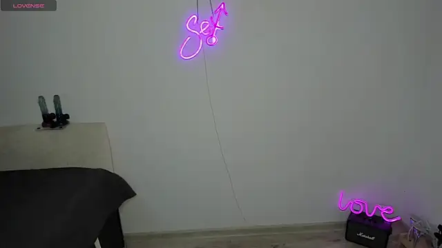 Snapshot of Bitch_Coin chatting on 10-25-25, 01:45 Bitch Coin online show from 10-25-25, 01:45