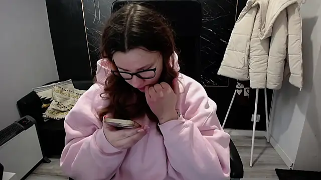 littleviki7 online show from 02-03-26, 07:13