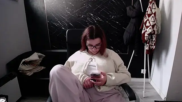 littleviki7 online show from 10-18-25, 10:28