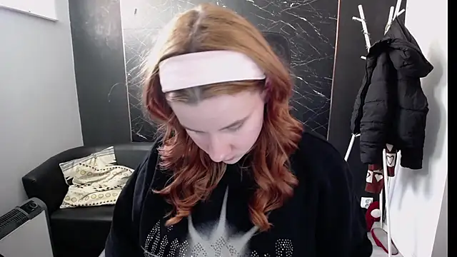 littleviki7 online show from 03-19-25, 06:14