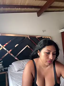 Snapshot of emmyjhonson07 chatting on 07-16-26, 04:15 emmyjhonson07 online show from 07-16-26, 04:15