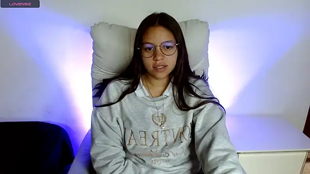 Snapshot of SamanthaRoldaan chatting on 03-18-25, 04:39 SamanthaRoldaan online show from 03-18-25, 04:39