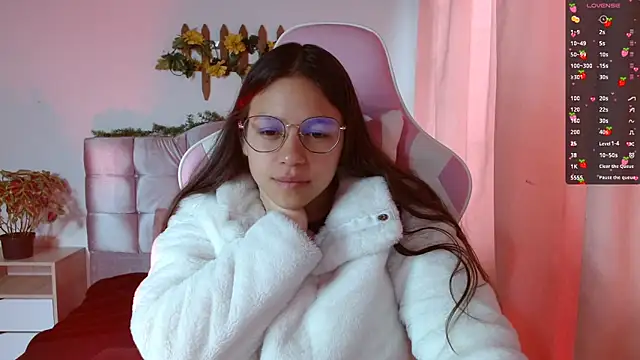 Snapshot of SamanthaRoldaan chatting on 03-14-25, 01:24 SamanthaRoldaan online show from 03-14-25, 01:24
