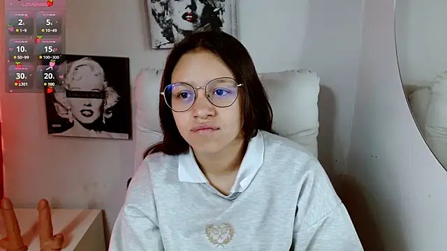Snapshot of SamanthaRoldaan chatting on 10-06-25, 03:13 SamanthaRoldaan online show from 10-06-25, 03:13