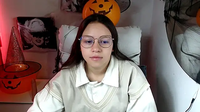 Snapshot of SamanthaRoldaan chatting on 10-18-25, 02:19 SamanthaRoldaan online show from 10-18-25, 02:19