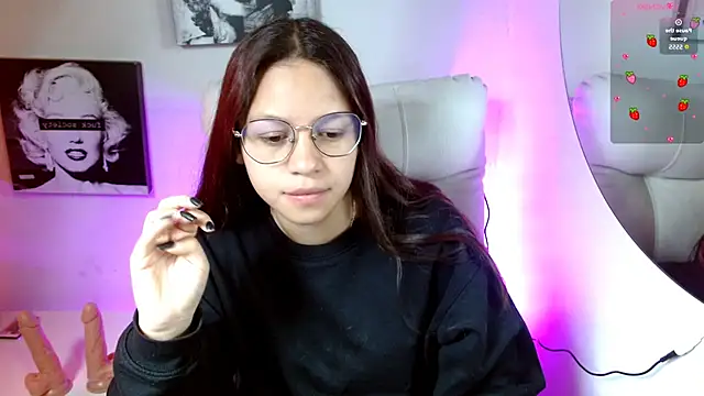 Snapshot of SamanthaRoldaan chatting on 09-18-25, 02:42 SamanthaRoldaan online show from 09-18-25, 02:42