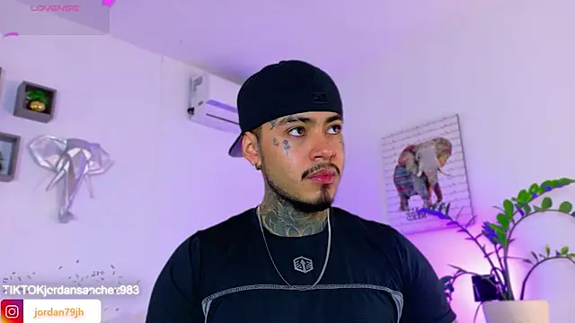 JordanSmiith  online show from 04-03-26, 08:04