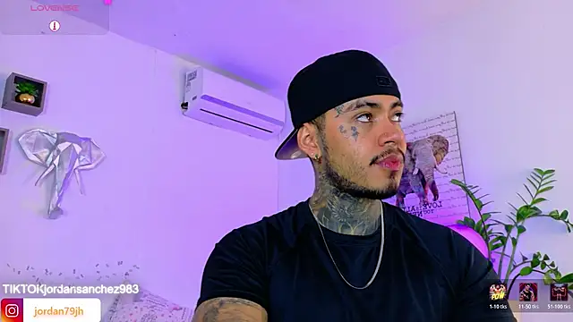 JordanSmiith  online show from 04-21-26, 07:53