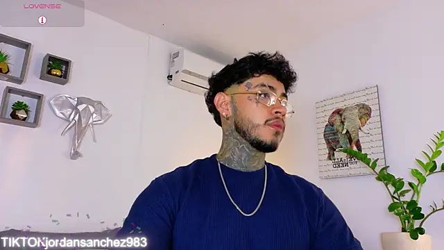 JordanSmiith  online show from 02-07-26, 09:12