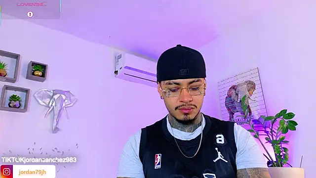 JordanSmiith  online show from 04-30-26, 08:38