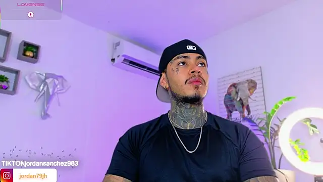 JordanSmiith  online show from 05-08-26, 08:56