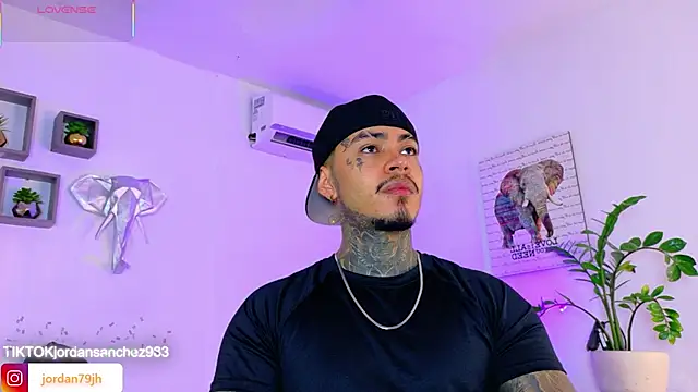 JordanSmiith  online show from 04-27-26, 08:29