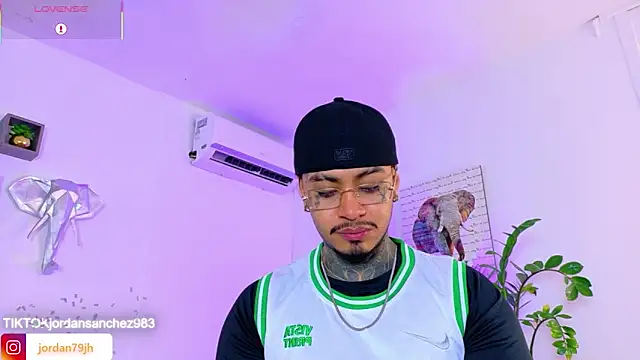 JordanSmiith  online show from 04-28-26, 08:46