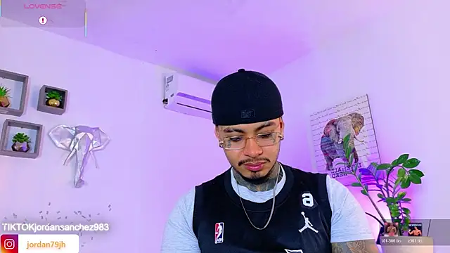 JordanSmiith  online show from 04-30-26, 08:57