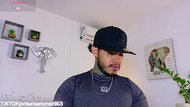 JordanSmiith  online show from 02-06-26, 08:27