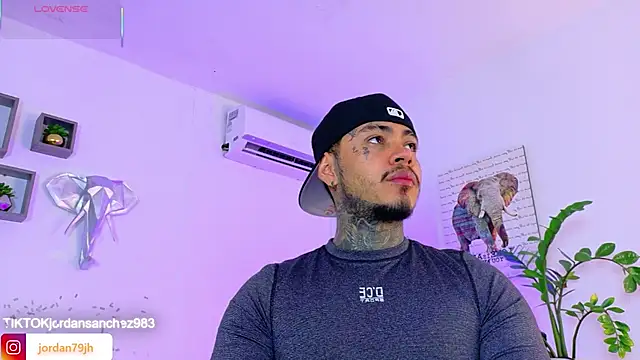 JordanSmiith  online show from 05-09-26, 08:45