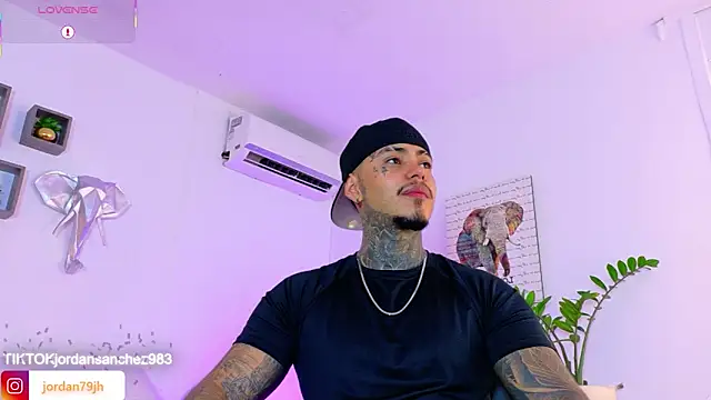 JordanSmiith  online show from 05-25-26, 08:51