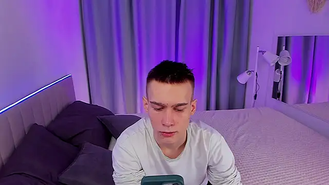 Snapshot of Kevin_Kesi chatting on 02-01-25, 10:15 Kevin Kesi online show from 02-01-25, 10:15